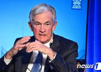 블룸버그 “연준 지금 당장 금리인상 중단할 만한 이유”