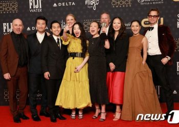 ‘파친코’ 최우수 외국어시리즈상 영예…’에에올’ 5관왕