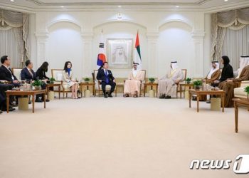 UAE 국빈 방문한 尹대통령 “큰 성과 도출되길 기대”