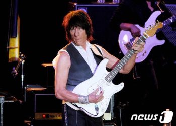 ‘전설의 기타리스트’ 제프 벡 사망…믹 재거·로드 스튜어트 등 애도 물결’