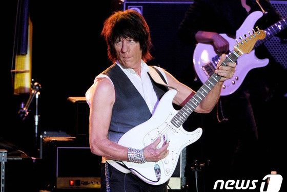 ‘전설의 기타리스트’ 제프 벡 사망…믹 재거·로드 스튜어트 등 애도 물결’