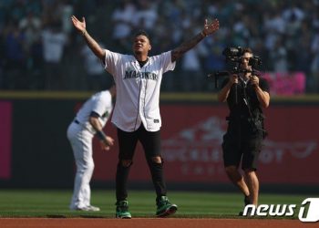 펠릭스 에르난데스, 시애틀 명예의 전당 입성…존슨·이치로와 어깨 나란히