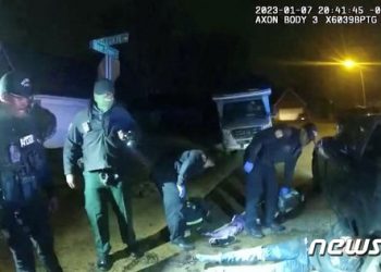 “엄마” 부르짖는데도 잔혹 폭행사 흑인 청년에 美전역서 규탄 시위