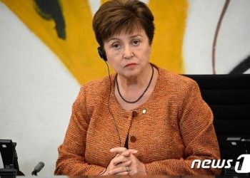 IMF 총재 “올해 세계 경제성장률 2.7%로 바닥 찍을 것”