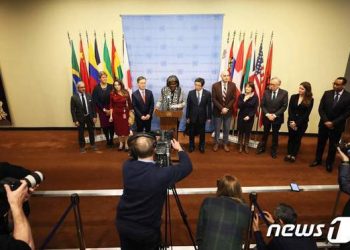 美, 안보리서 北 ICBM 규탄 …중·러 “한반도 긴장 고조” 반발