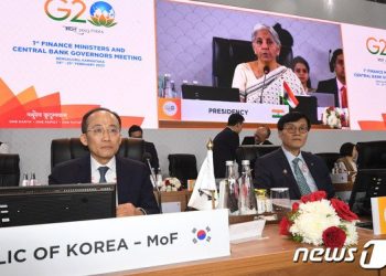 한은 총재 “집값 하락 둔화는 좋은 징조…정책 조화 잘 돼 행운”