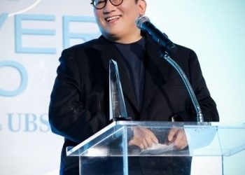방시혁 하이브 의장, ‘美빌보드 파워 100’서 특별상 수상