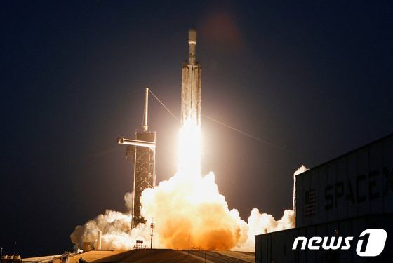 우주정거장 향하는 스페이스X 유인우주선, 또다시 발사 연기