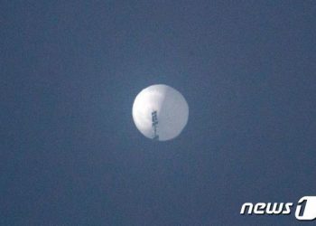中 외교부 “美 상공 비행 기구는 과학 연구용…中 위상 떨어트리지 마”