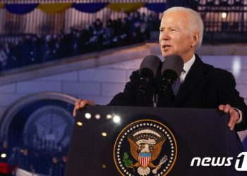 바이든 “푸틴은 틀렸다…우크라 건재·나토 분열 없어”