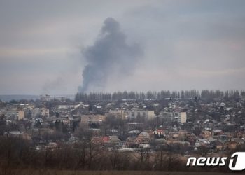 젤렌스키 없는 틈에 러시아 공세 시작?…우크라 공습경보 발령