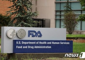 미 FDA, 코로나 비상상황 끝나도 긴급승인 상태는 유지