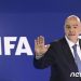 인판티노 FIFA 회장, 3연임 성공…임기는 2027년까지