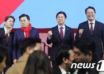 김기현 “똘똘뭉쳐 총선 압승” 안철수 “이재명 대장동 판박이”