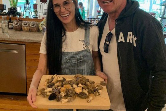 전처 데미 무어의 의리…”치매 브루스 윌리스는 내 절친, 관심 부탁”