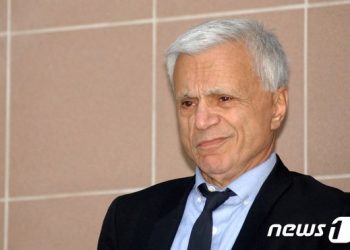 ‘아내 살해 혐의’ 美배우 로버트 블레이크, 심장병 사망…향년 90세