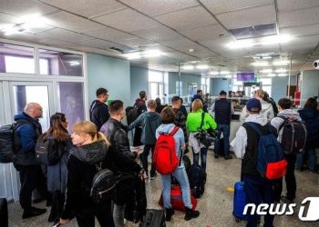 ‘바이든 정부, 망명 온 러 청년들 조용히 추방 재개’ -英가디언