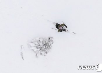 올 여름 스키 타러 캘리포니아로?…’이례적 폭설’에 스키장 연장 운영