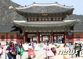 “韓 최고 인기 여행지로 부상…K-콘텐츠 전세계 열풍”-글로벌 여행매체