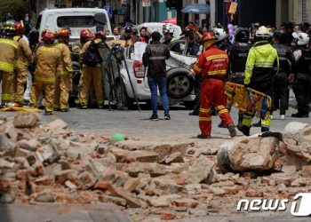 에콰도르 해안가 규모 6.8 지진…최소 14명 사망·380명 부상