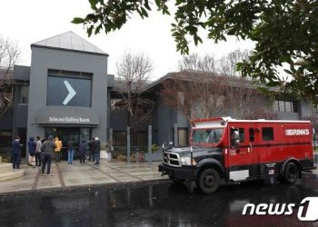 “40년 역사 美 실리콘밸리은행이 14시간 만에 망했다”