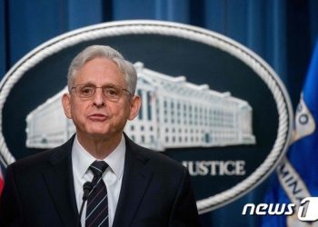 美 법무장관도 우크라 방문…”러시아 전범에 책임 물을 것”