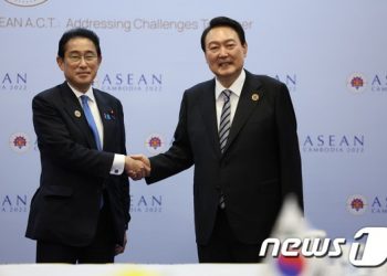 ‘베일 벗은’ 강제동원 해법… 수출규제 해제·셔틀외교 복원 이어지나