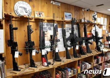 미국인 5명 중 1명 “총기로 사망한 가족 있다”…끊이지 않는 악몽