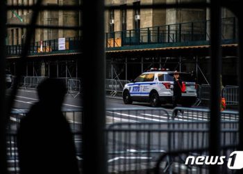 트럼프 법정 출두일에 맨해튼 주요 도로 폐쇄…지지자 소요사태 우려