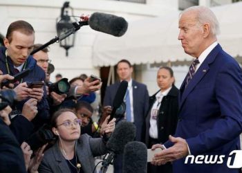 백악관, 인플루언서도 브리핑 출입 허용방침…”바이든 MZ세대 공략”