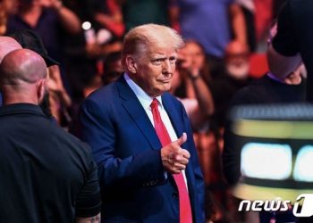 미국인 절반 “트럼프 불법적…범죄 혐의로 기소해야”