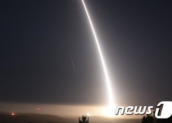 美, 이달 중순 ICBM ‘미니트맨-3’ 시험 예고… ‘北에 경고’ 해석