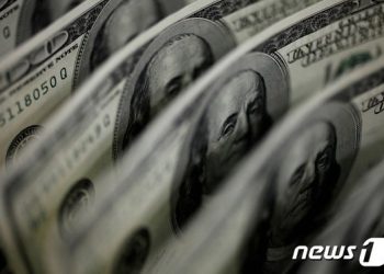 “美 달러 더 떨어진다…유럽 성장-금리 인상, 미국 침체”