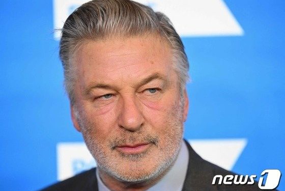 ‘총기 사망사고’ 알렉 볼드윈, 과실치사 혐의 기소 취하
