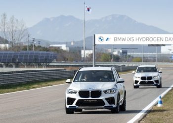 대세는 전기차로 기운 듯한데…BMW, 수소차 놓지 않는 이유