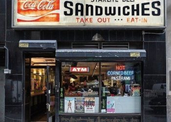 브로드웨이가 사랑한 그 샌드위치집, 39년 만에 성대한 ‘커튼콜’ 맞았다