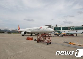 대구행 항공기 출입문 개방 사건에 외신도 주목