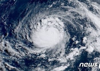 괌 공항 29일 운영 재개…’고립 한국인 3400명’ 귀국길 열린다