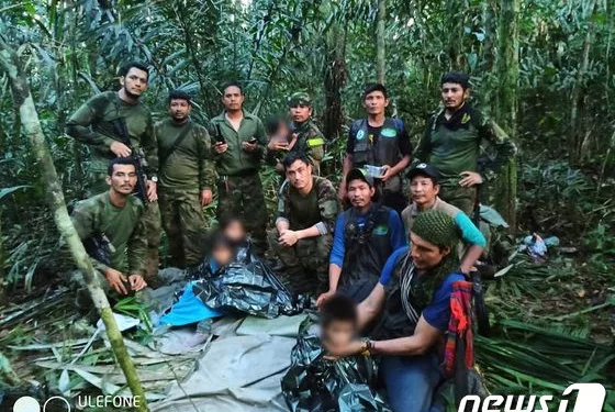 비행기 추락 40일 후 아이들 4명 ‘기적 생환’…과일 따먹으며 버텼다