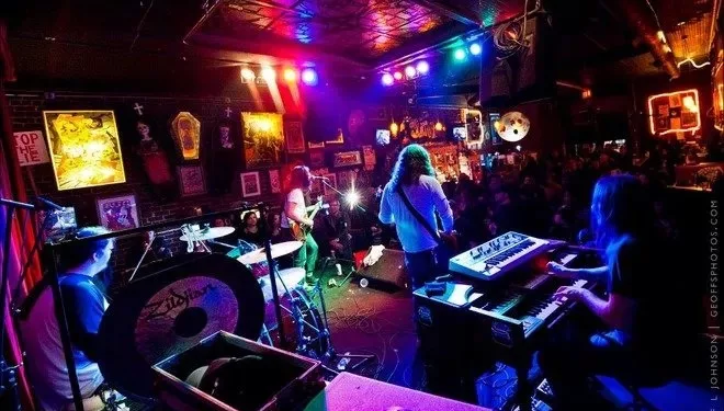 서배너의 전설적인 바(Bar) ‘The Jinx’ 재 개장을 위한 인가 획득