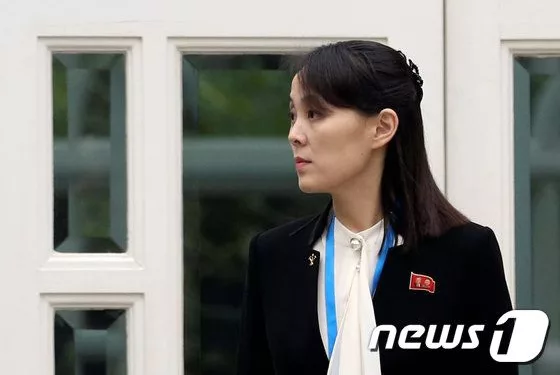 김여정 “美 정찰기, 우리 영공 침범했다”…北, 이례적 ‘민감 대응’