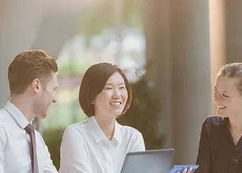 어려운 일이 있으면 통역을 요구하자
