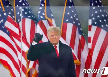 미국인 10명 중 6명 트럼프 지지 안 해…공화당 내 지지율은 ‘견고’