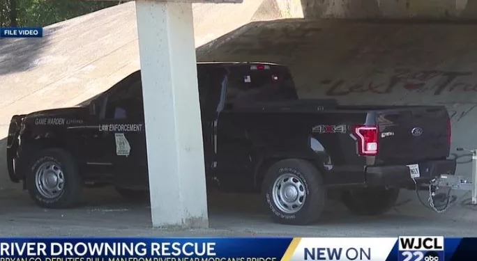 브라이언 카운티 강물에 빠진 남성 구조