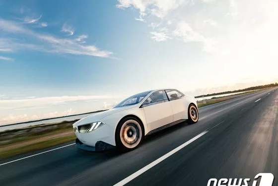 “테슬라 게 섰거라” BMW-벤츠 차세대 전기차 출시