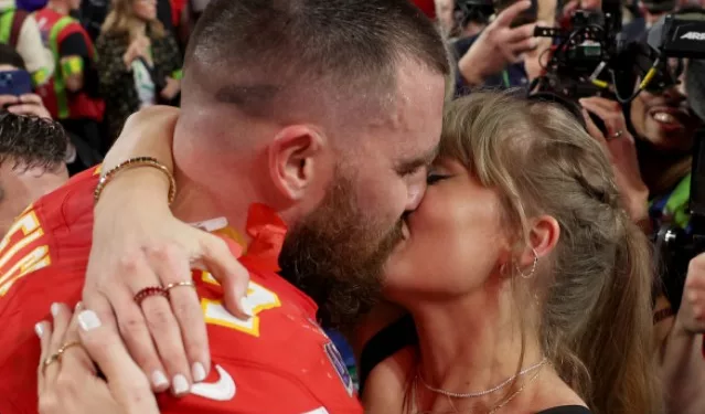 테일러 스위프트, 슈퍼볼 우승 ♥트래비스 켈시에 공개 키스