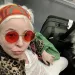 여객기 탑승 거절당한 ‘노브라’ DJ “나보다 가슴 큰 남자 많아” 항의