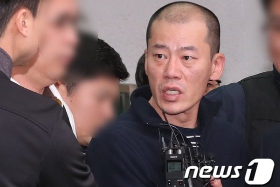 “부정부패 심각, 미친X 수두룩”…새벽 아파트 방화, 대피 주민 12명 사상