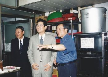 쪽방촌서 충격받은 이재용…꾹 참은 눈물 뒤 ’20년 선행’ 드러났다