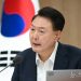 尹 탄핵 100만명 청원…”국민 뜻 엄중” vs “文 땐 140만”